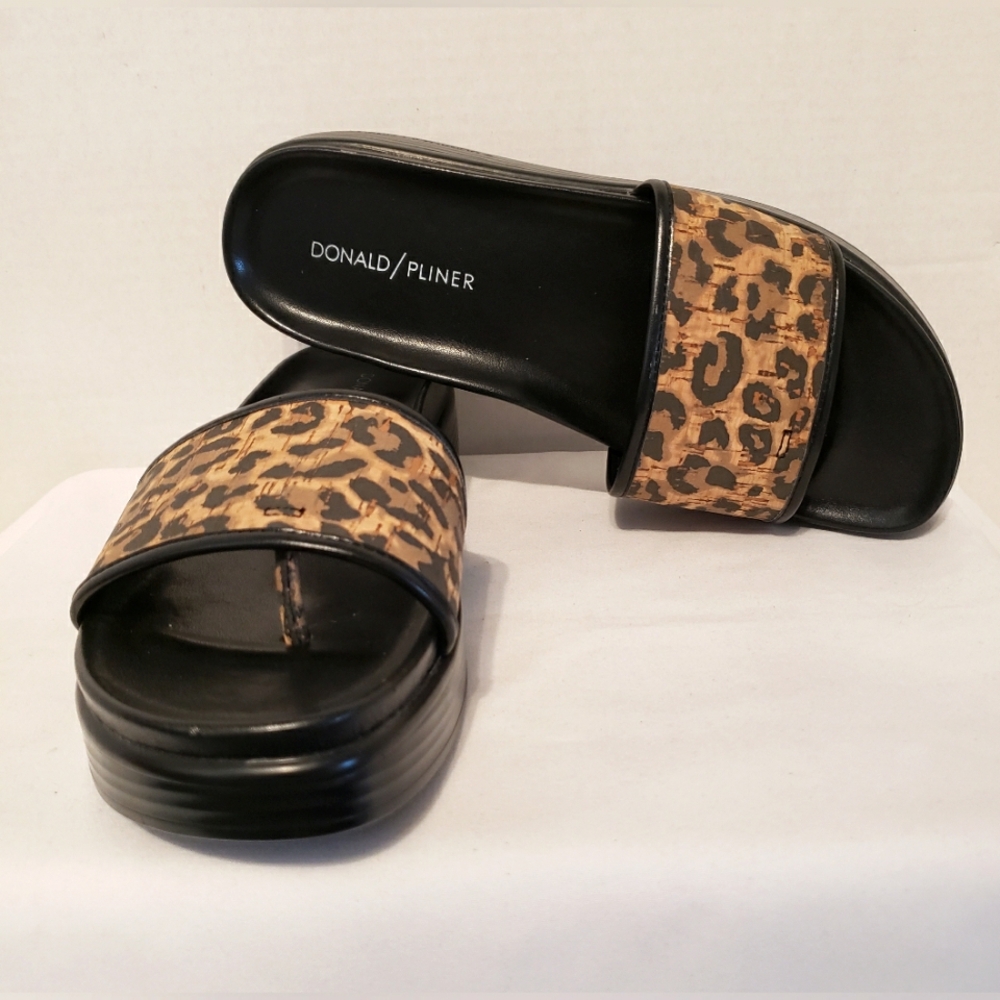 Donald J Pliner Fiji Leopard Slide Sandal - Picture 6 of 12